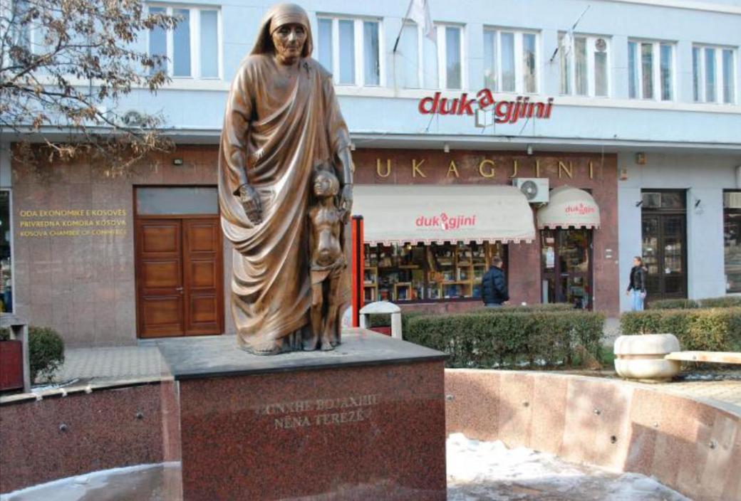 Bus Station Hostel Pristina Exterior foto